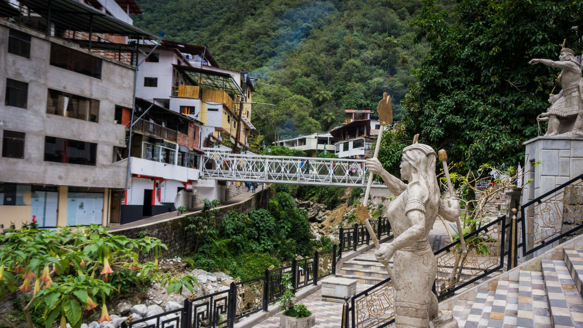 Aguas Calientes 01